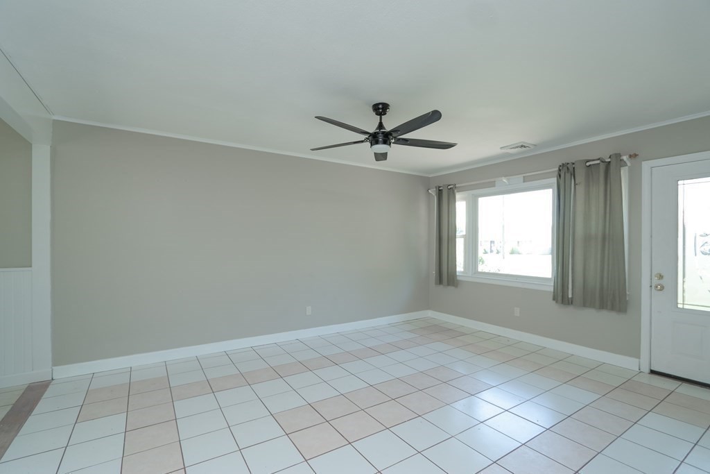 47 Old Farm Road Springfield, MA 01119 - Photo 5 of 35