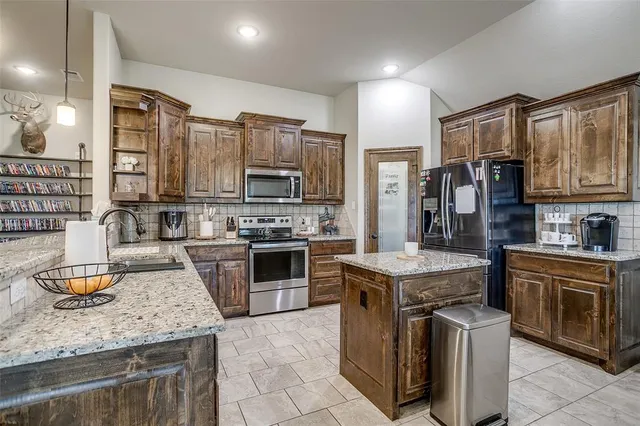 $565,000 | 203 Cr 4221 Decatur Tx 76234, Decatur, TX 76234