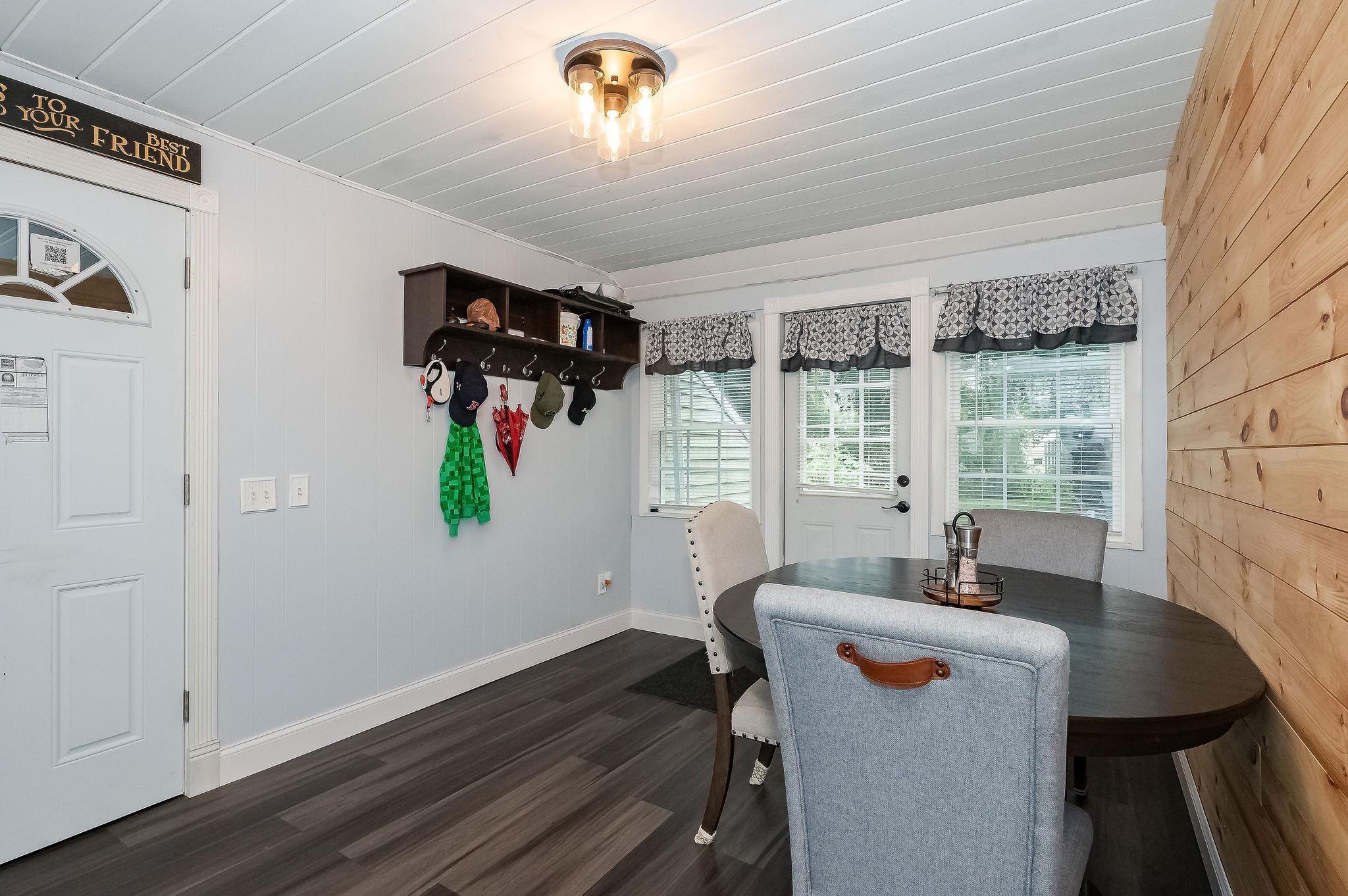 38 Jenness Street Rochester, NH 03867 - Photo 3 of 36