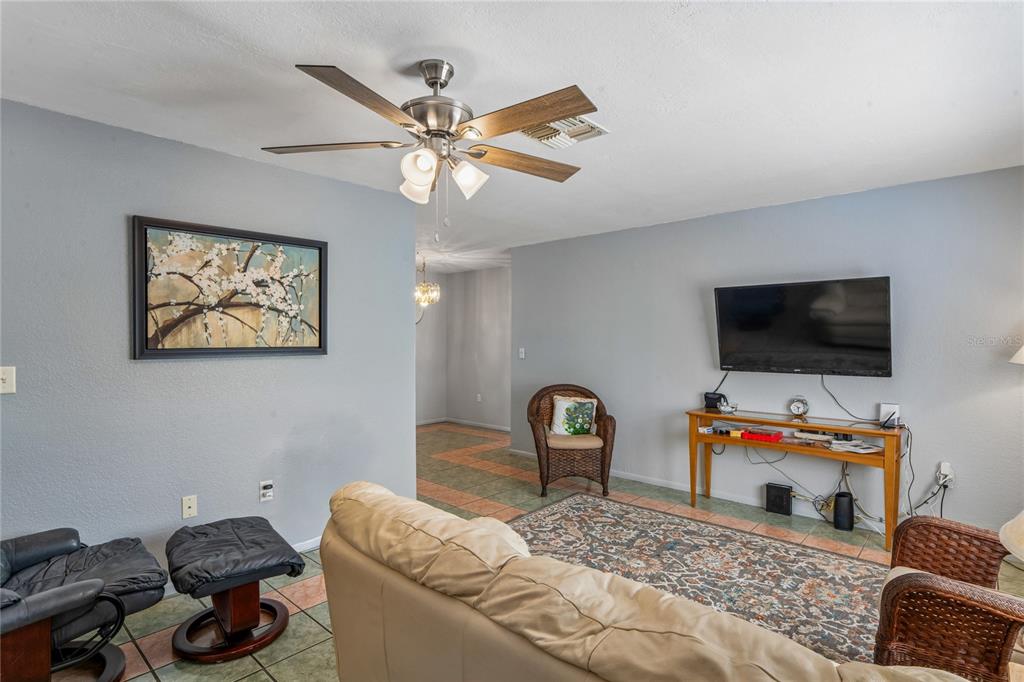 14345 Missouri Skylark Road Weeki Wachee, FL 34614 - Photo 6 of 46