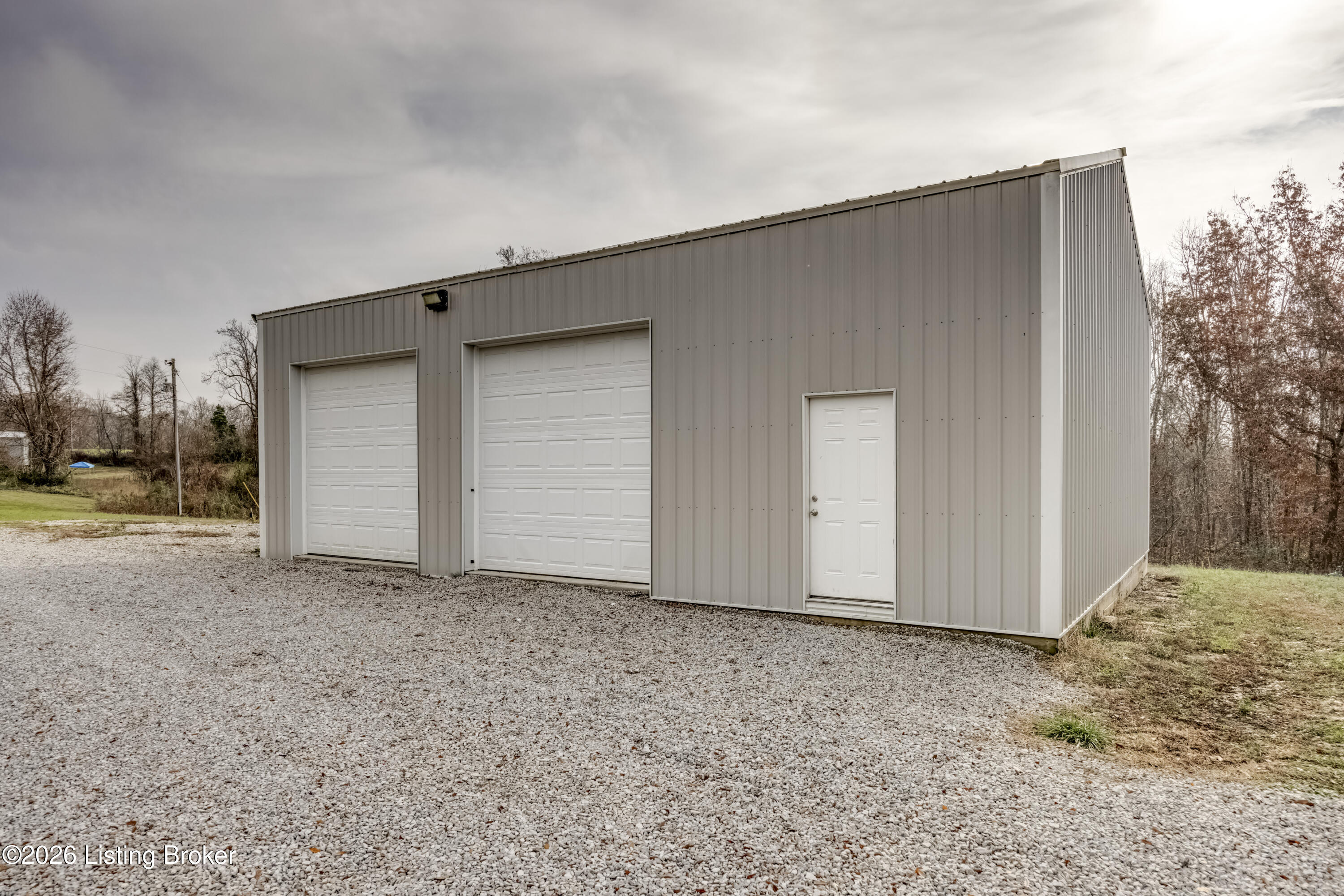 918 Oklahoma Road Bee Spring, KY 42207 - Photo 35 of 38 2Y0A3285-A