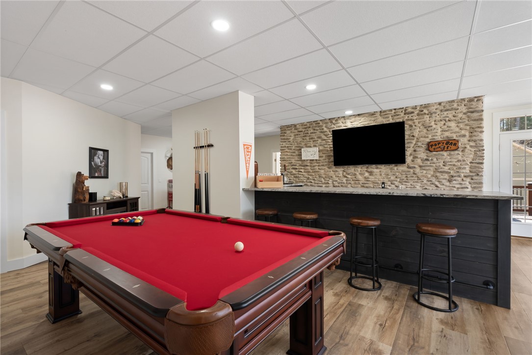 505 Northview Court Fair Play, SC 29643 - Photo 35 of 48 An inviting recreation space featuring a billiard table and a cozy bar area.