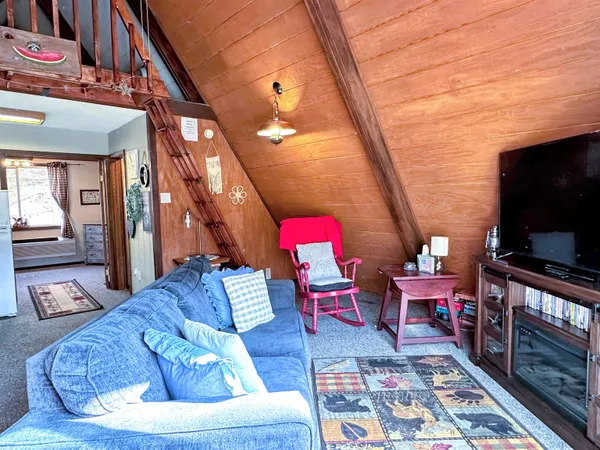 $319,000 | 1002 Tanglewood Drive, McGregor, IA 52157