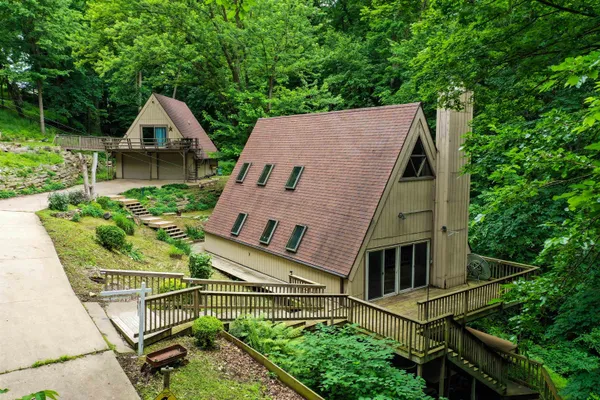 $319,000 | 1002 Tanglewood Drive, McGregor, IA 52157