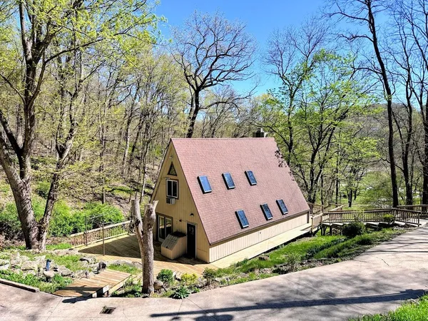 $319,000 | 1002 Tanglewood Drive, McGregor, IA 52157