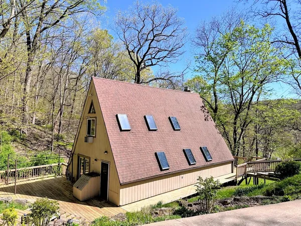 $319,000 | 1002 Tanglewood Drive, McGregor, IA 52157