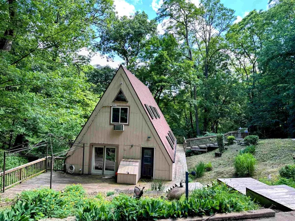 $319,000 | 1002 Tanglewood Drive, McGregor, IA 52157