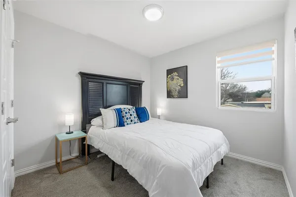 $2,050 | 933 River Road, Fort Worth, TX 76114