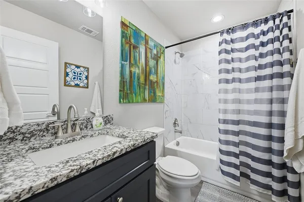 $2,050 | 933 River Road, Fort Worth, TX 76114