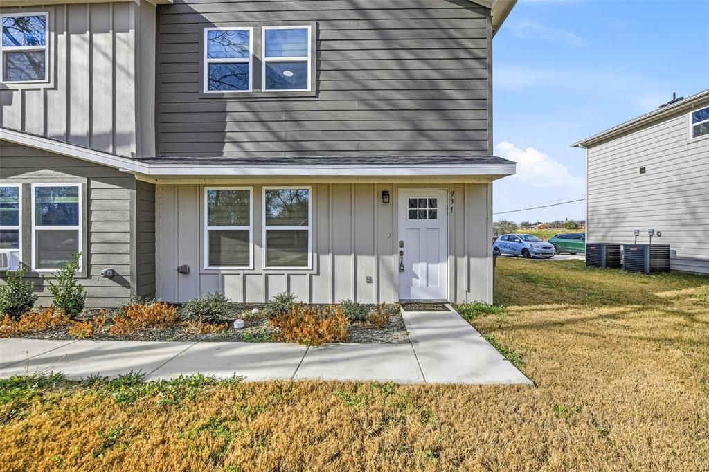 933 River Road Fort Worth, TX 76114 - Photo 2 of 20