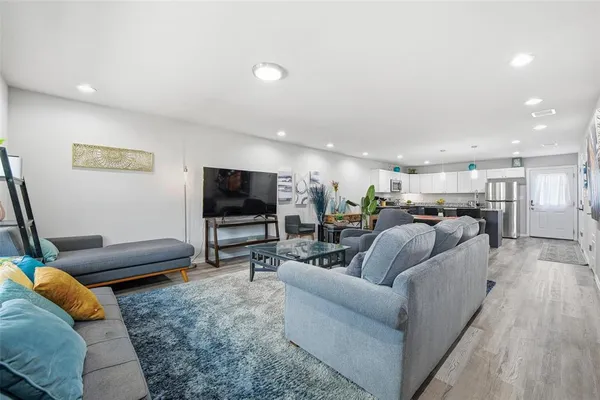 $2,050 | 933 River Road, Fort Worth, TX 76114