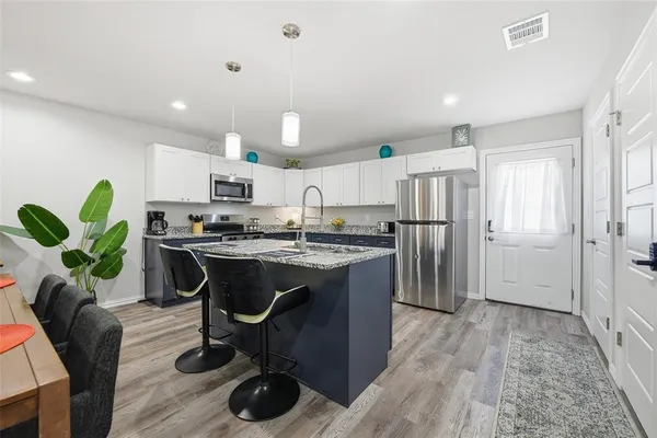 $2,050 | 933 River Road, Fort Worth, TX 76114