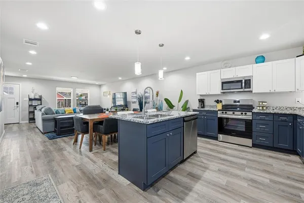 $2,050 | 933 River Road, Fort Worth, TX 76114