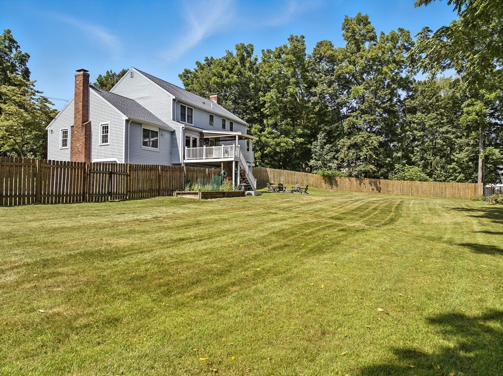 351 Farm Road Marlborough, MA 01752 - Photo 4 of 42