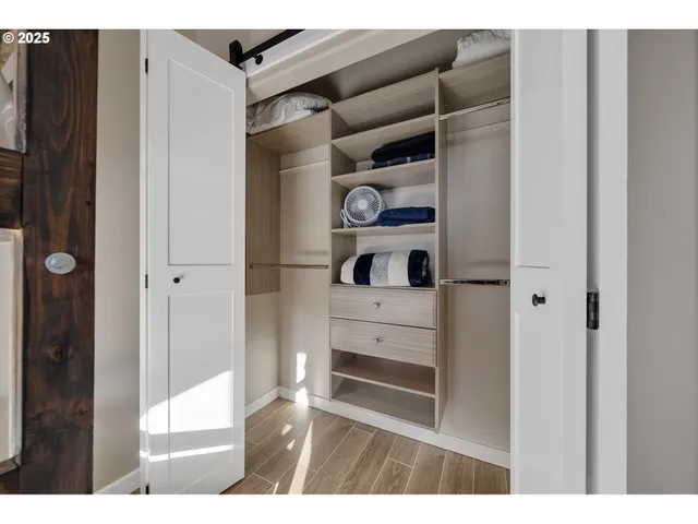 a view of walk in closet