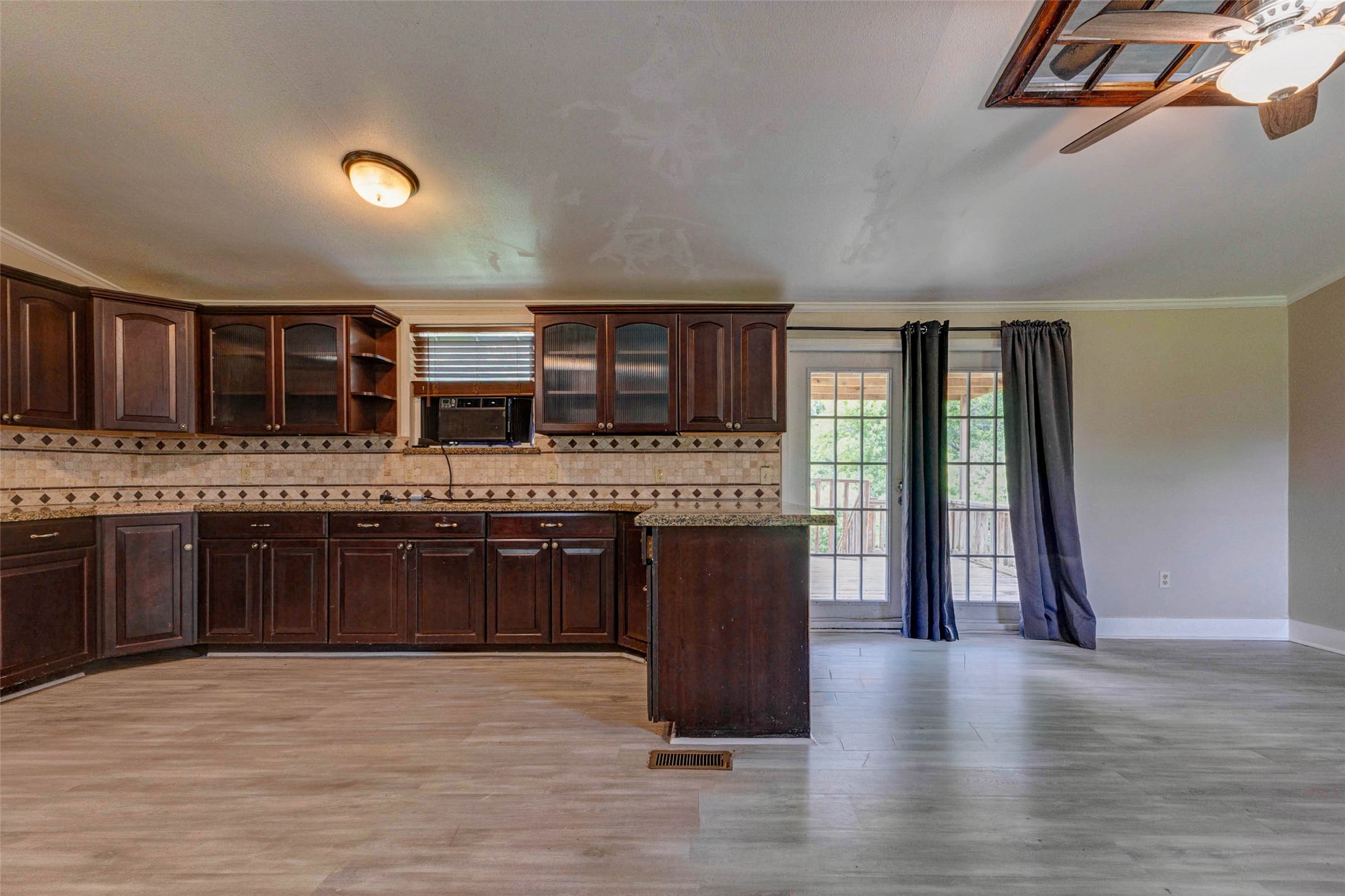 1801 Wallisville Road Liberty, TX 77575 - Photo 6 of 24