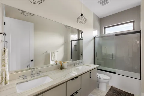 $2,100,000 | 2200 De Verne Street, Austin, TX 78704
