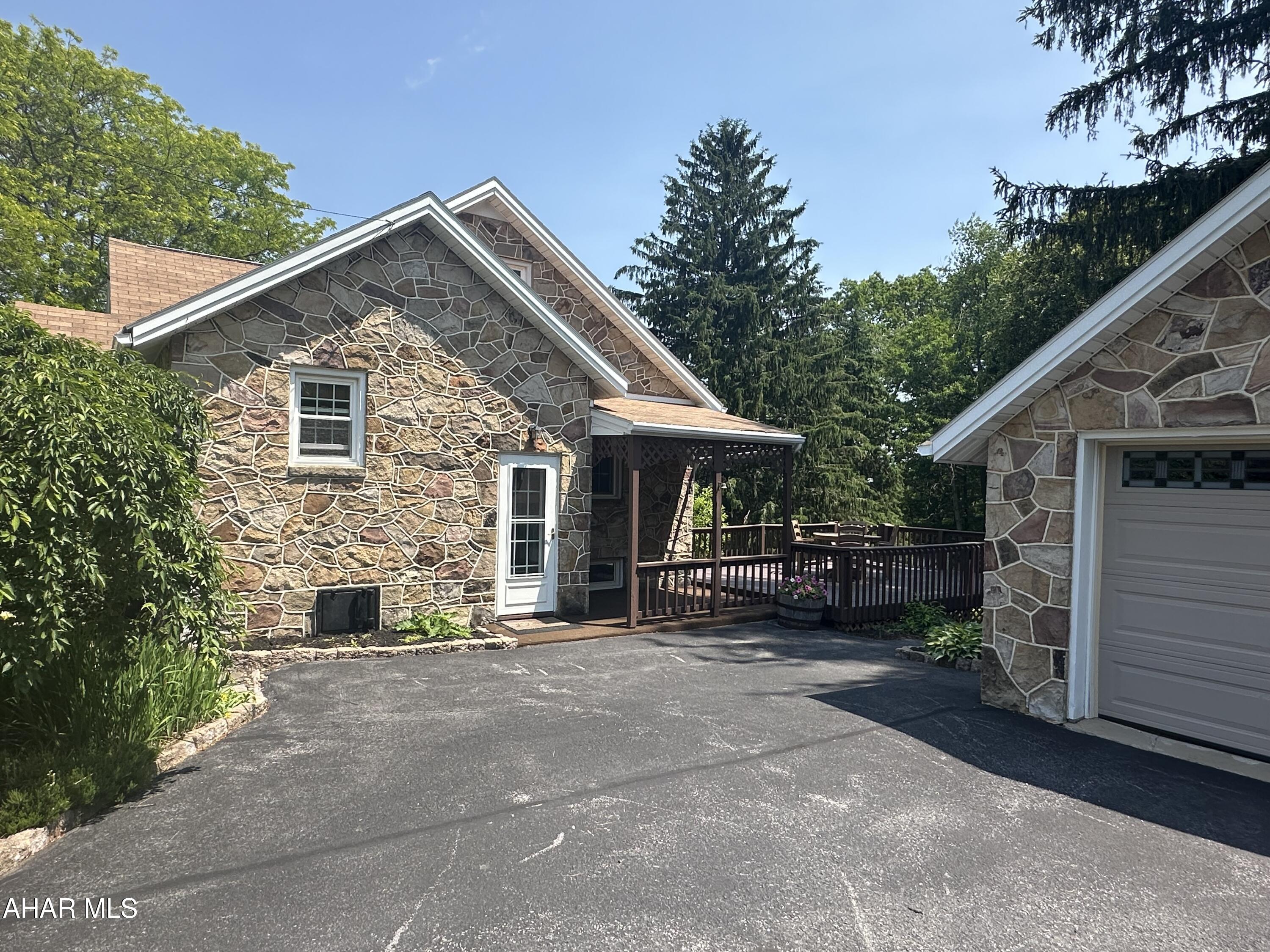 328 Avalon Road Altoona, PA 16601 - Photo 33 of 34