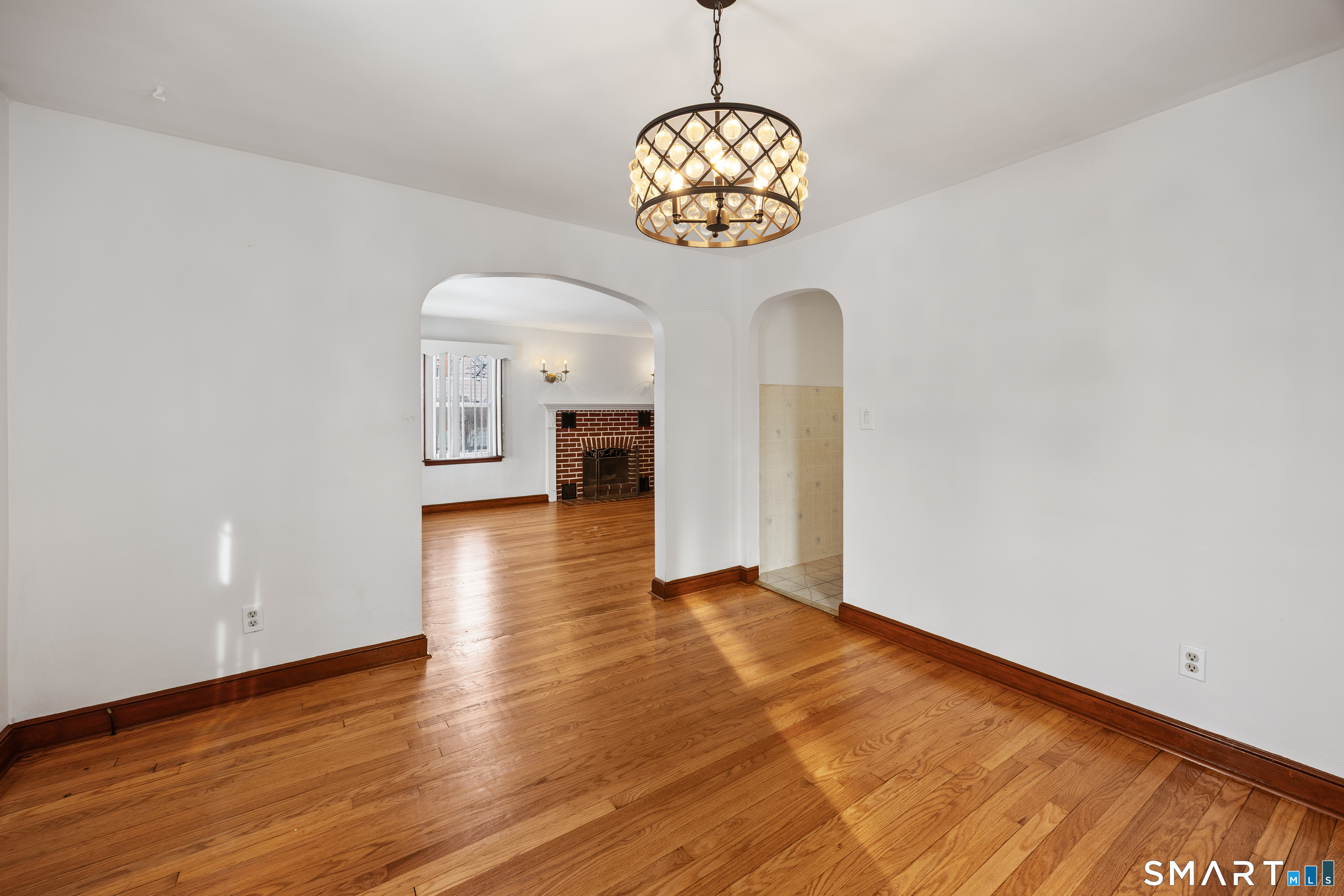 441 Highland Avenue Waterbury, CT 06708 - Photo 15 of 38