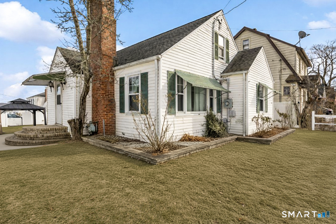 441 Highland Avenue Waterbury, CT 06708 - Photo 2 of 38