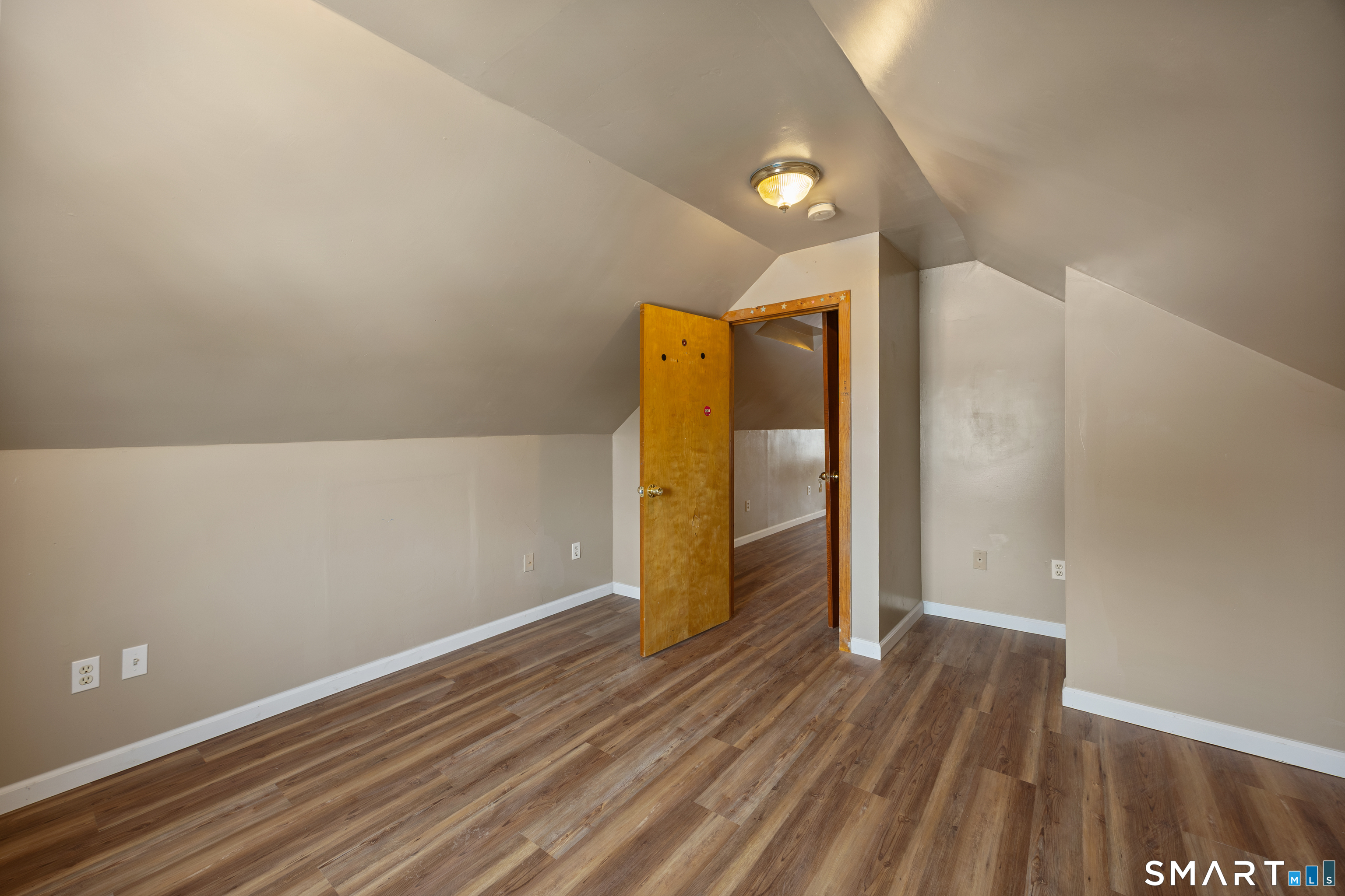 441 Highland Avenue Waterbury, CT 06708 - Photo 26 of 38