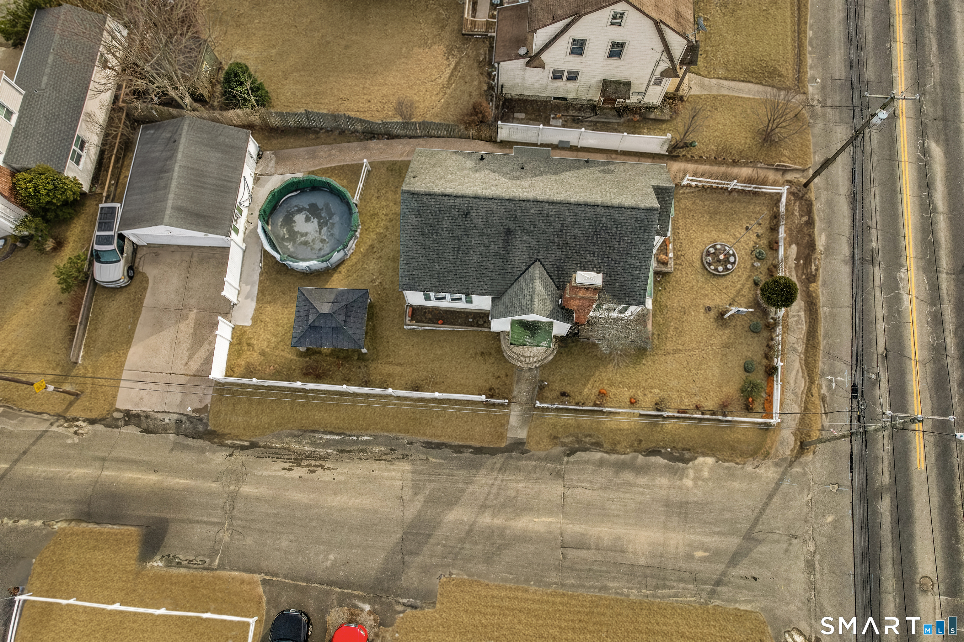 441 Highland Avenue Waterbury, CT 06708 - Photo 3 of 38