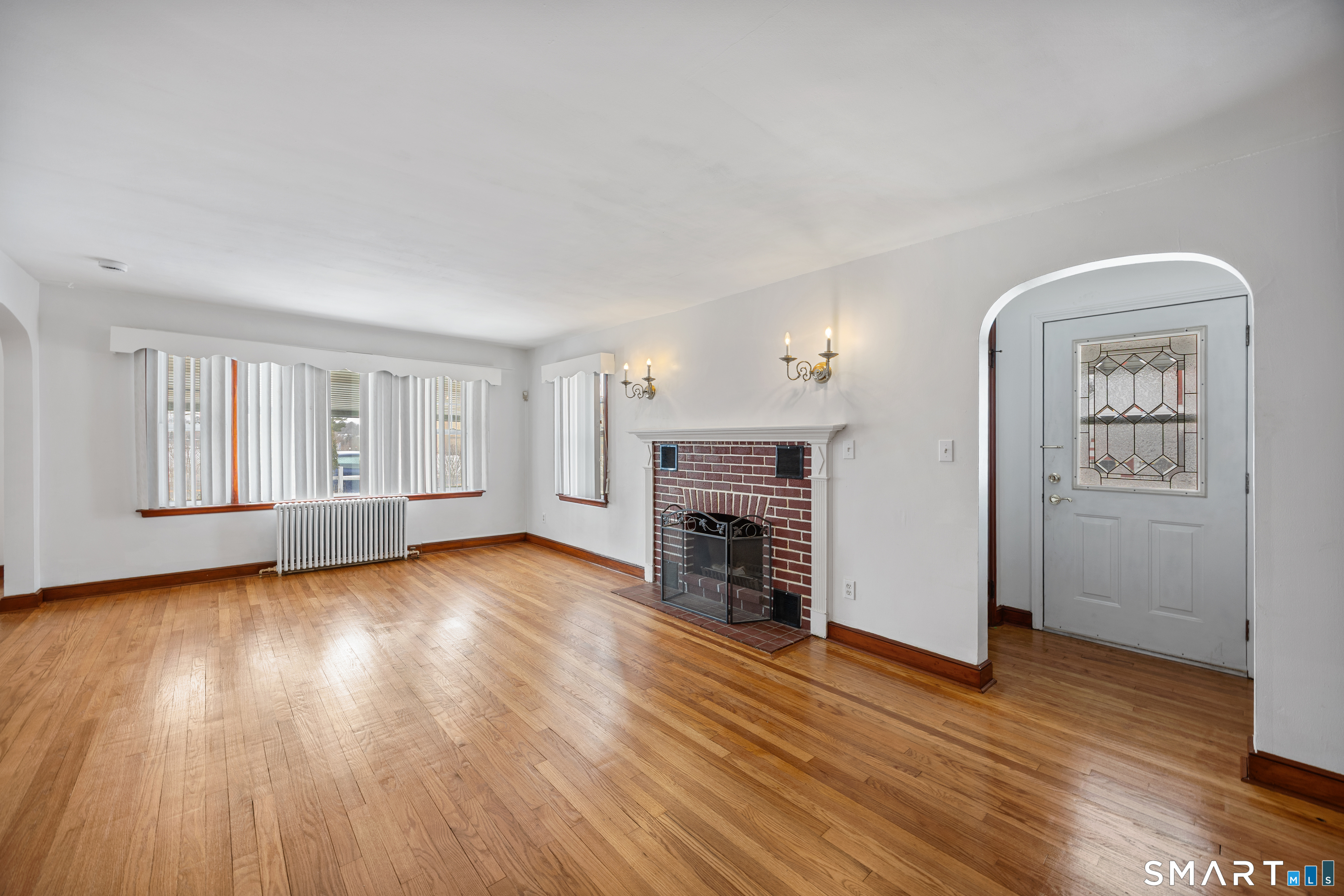 441 Highland Avenue Waterbury, CT 06708 - Photo 6 of 38