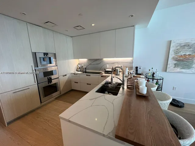 $15,500 | 15701 Collins Avenue, Unit 2703, Sunny Isles Beach, FL 33160