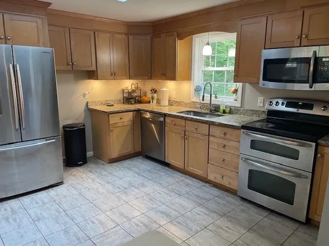 $499,000 | 7 Miles Road, Amherst, NH 03031