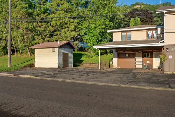 $689,000 | 2128-2130 Highway 16, La Crosse, WI 54601