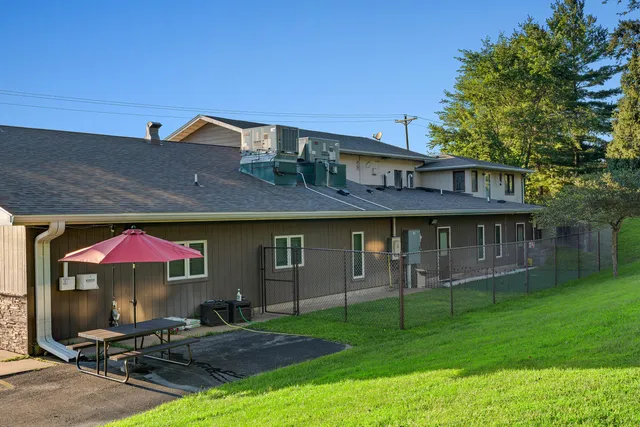 $689,000 | 2128-2130 Highway 16, La Crosse, WI 54601