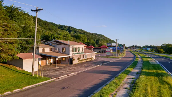 $689,000 | 2128-2130 Highway 16, La Crosse, WI 54601