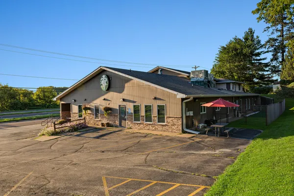 $689,000 | 2128-2130 Highway 16, La Crosse, WI 54601