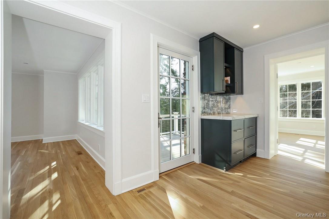 40 Mendota Avenue Rye, NY 10580 - Photo 12 of 31 Butlers Pantry w/2 refrigerator drawers and door out to Deck