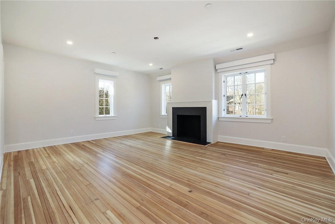 40 Mendota Avenue Rye, NY 10580 - Photo 20 of 31 Primary Bedroom