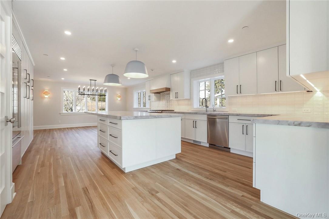 40 Mendota Avenue Rye, NY 10580 - Photo 8 of 31 View from adjacent Family Room