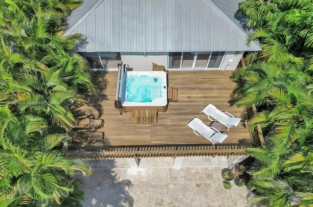 $1,399,000 | 12 Northeast 26th Street, Wilton Manors, FL 33305