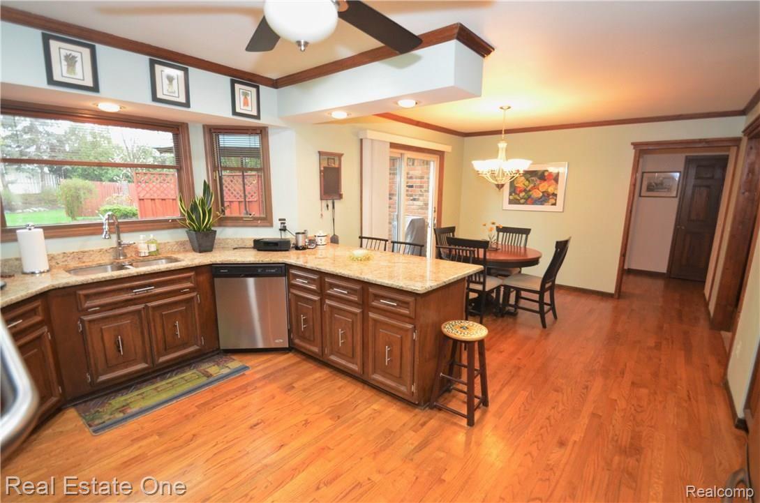 1007 Hidden Lane Rochester, MI 48309 - Photo 13 of 61 DSC_0121.JPG