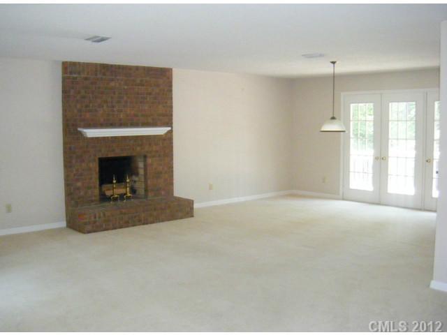 402 Oak Tree Road, Unit 3 Mooresville, NC 28117 - Photo 3 of 16 Gallery Image 3