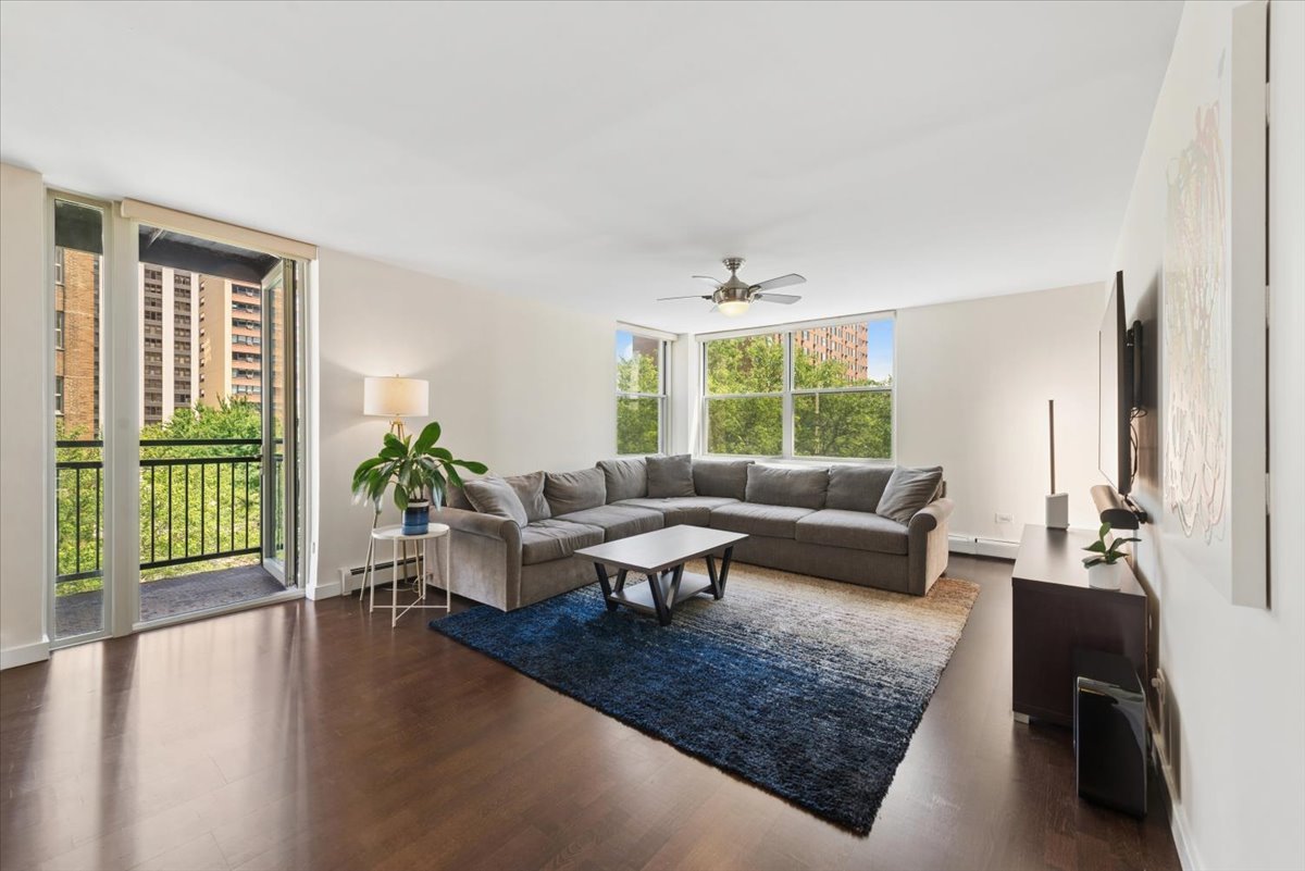 3033 North Sheridan Road, Unit 601 Chicago, IL 60657 - Photo 3 of 16