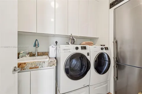 a view of a multi story building