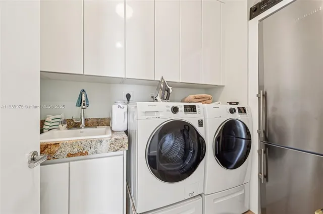 a view of a multi story building