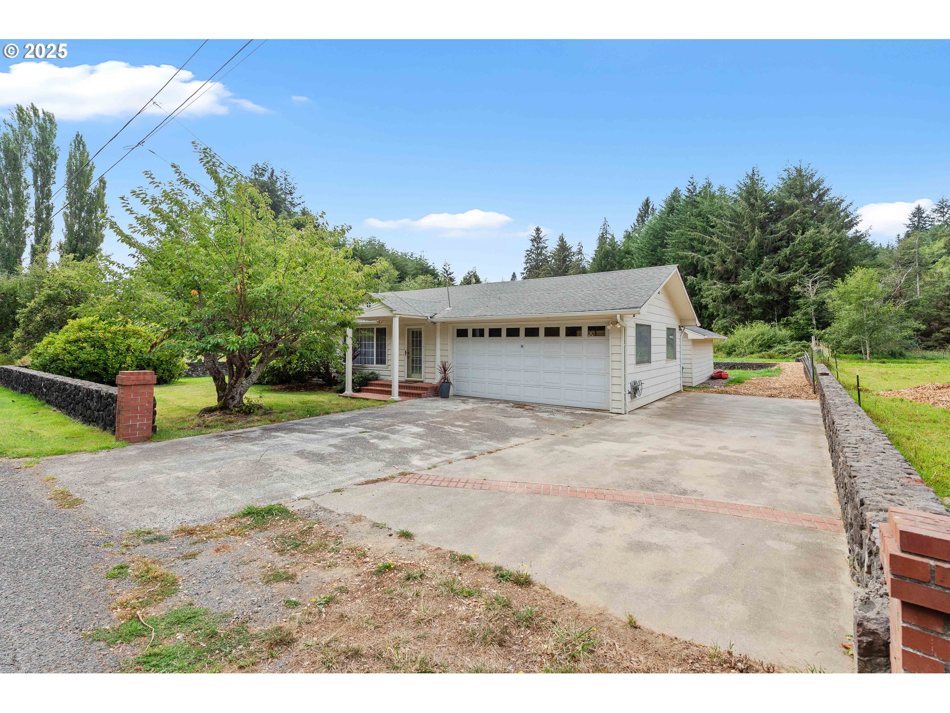 62765 Red Dyke Road Coos Bay, OR 97420 - Photo 4 of 38 Gallery Image 4