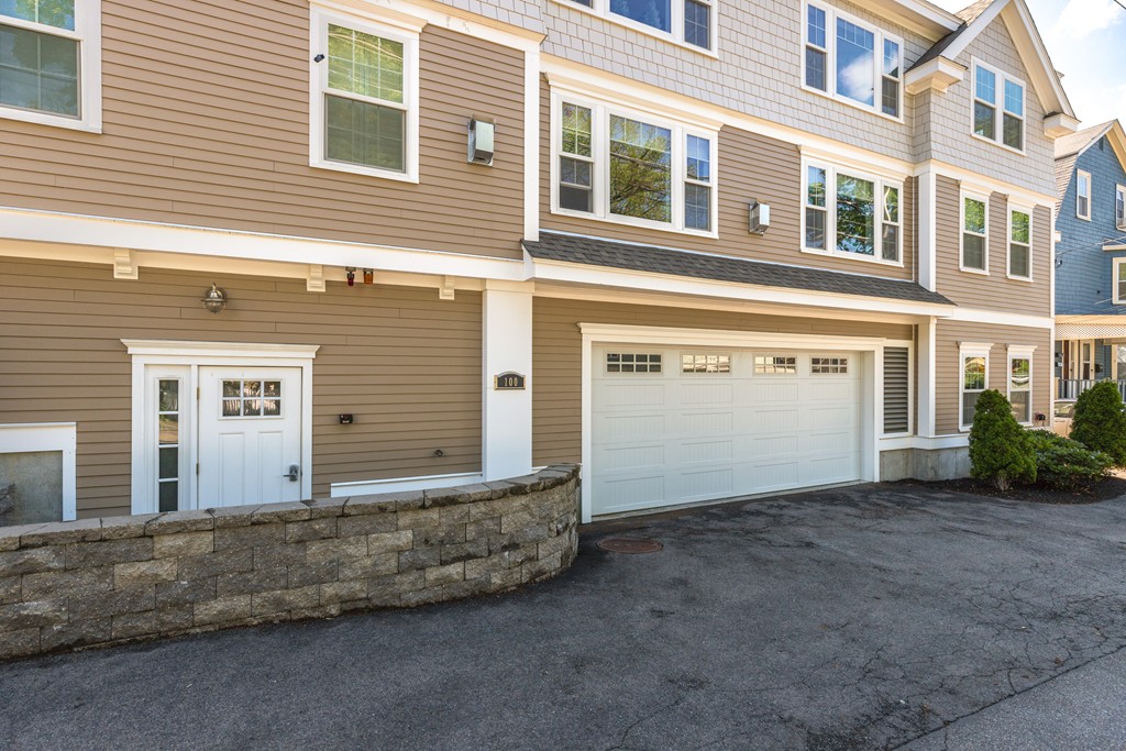 100 Burrill Street, Unit 6 Swampscott, MA 01907 - Photo 3 of 30