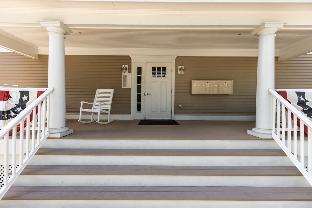 100 Burrill Street, Unit 6 Swampscott, MA 01907 - Photo 4 of 30