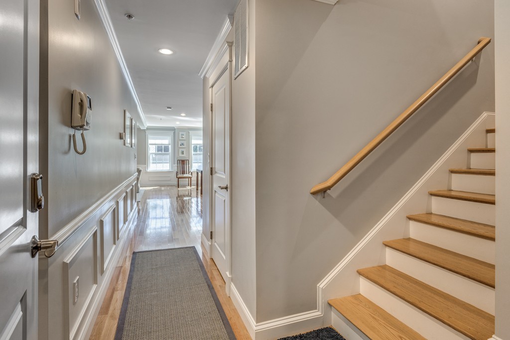 100 Burrill Street, Unit 6 Swampscott, MA 01907 - Photo 5 of 30