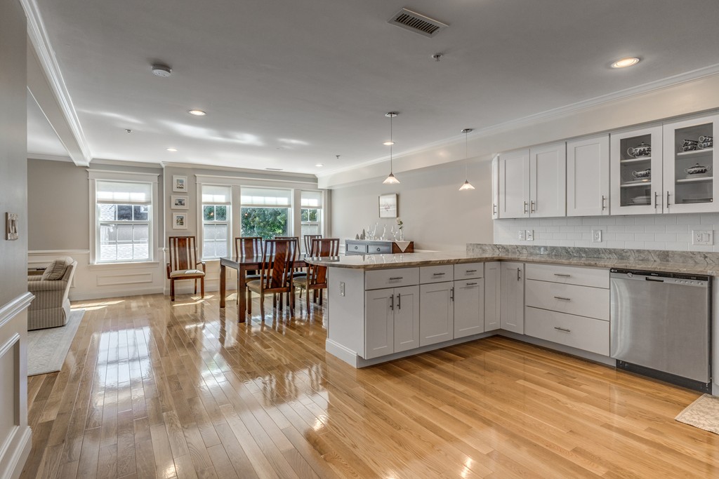 100 Burrill Street, Unit 6 Swampscott, MA 01907 - Photo 6 of 30