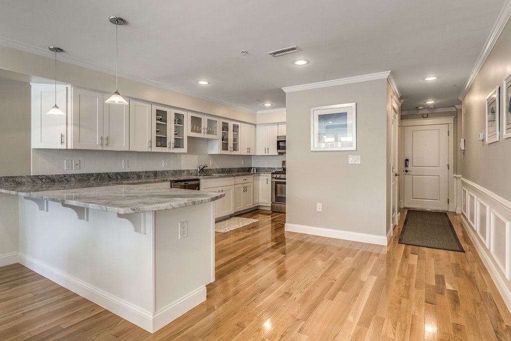 100 Burrill Street, Unit 6 Swampscott, MA 01907 - Photo 8 of 30