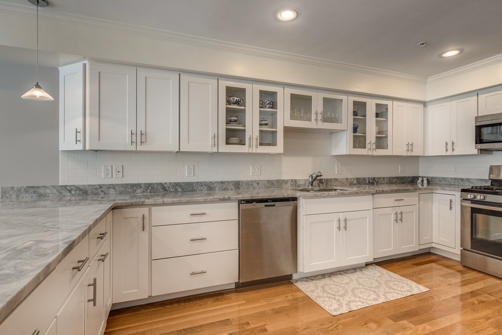 100 Burrill Street, Unit 6 Swampscott, MA 01907 - Photo 9 of 30