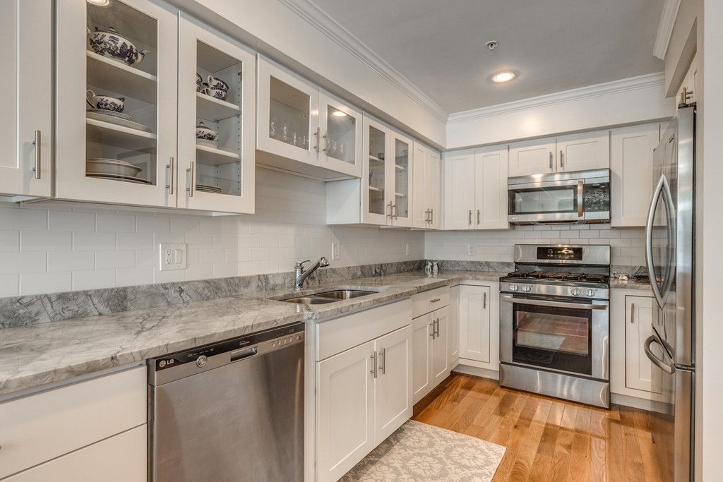 100 Burrill Street, Unit 6 Swampscott, MA 01907 - Photo 10 of 30